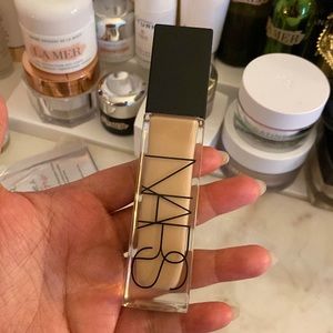 Nars natural radiant longwear foundation in Vienna